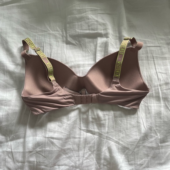 Victoria’s secret purple Lightly lined bra no underwire - Picture 7 of 8